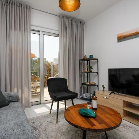 Oasis-amazing Location, Sea View, Stylish Apartment